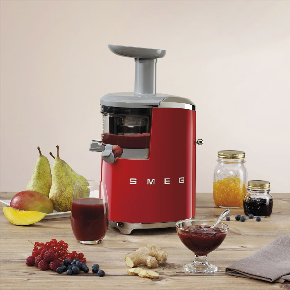 Smeg-slow-Juicer-Premium-materials